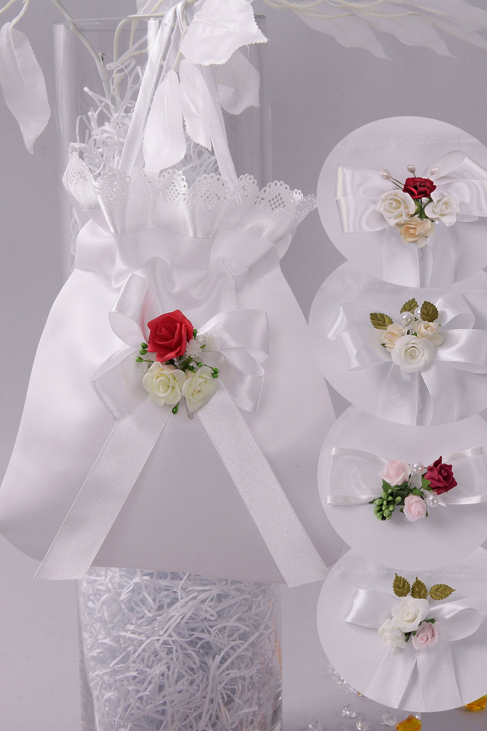 Communion satin bag with bouquet Communion satin bag with bouquet - obraz 0
