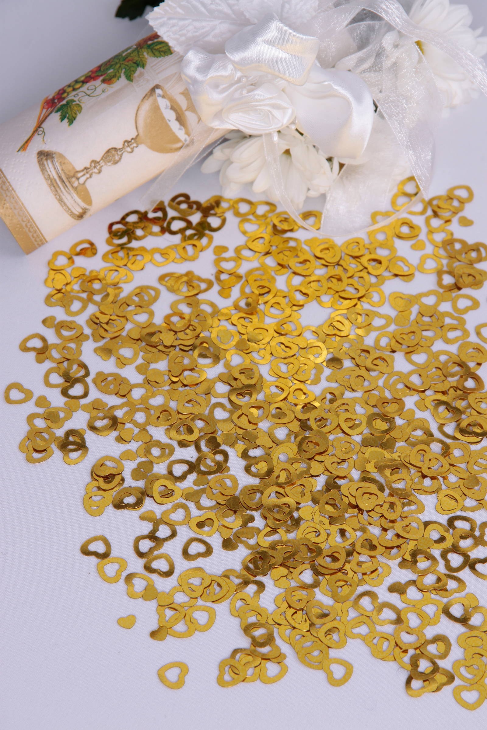 Communion table decorations - confetti gold hearts - obraz 0