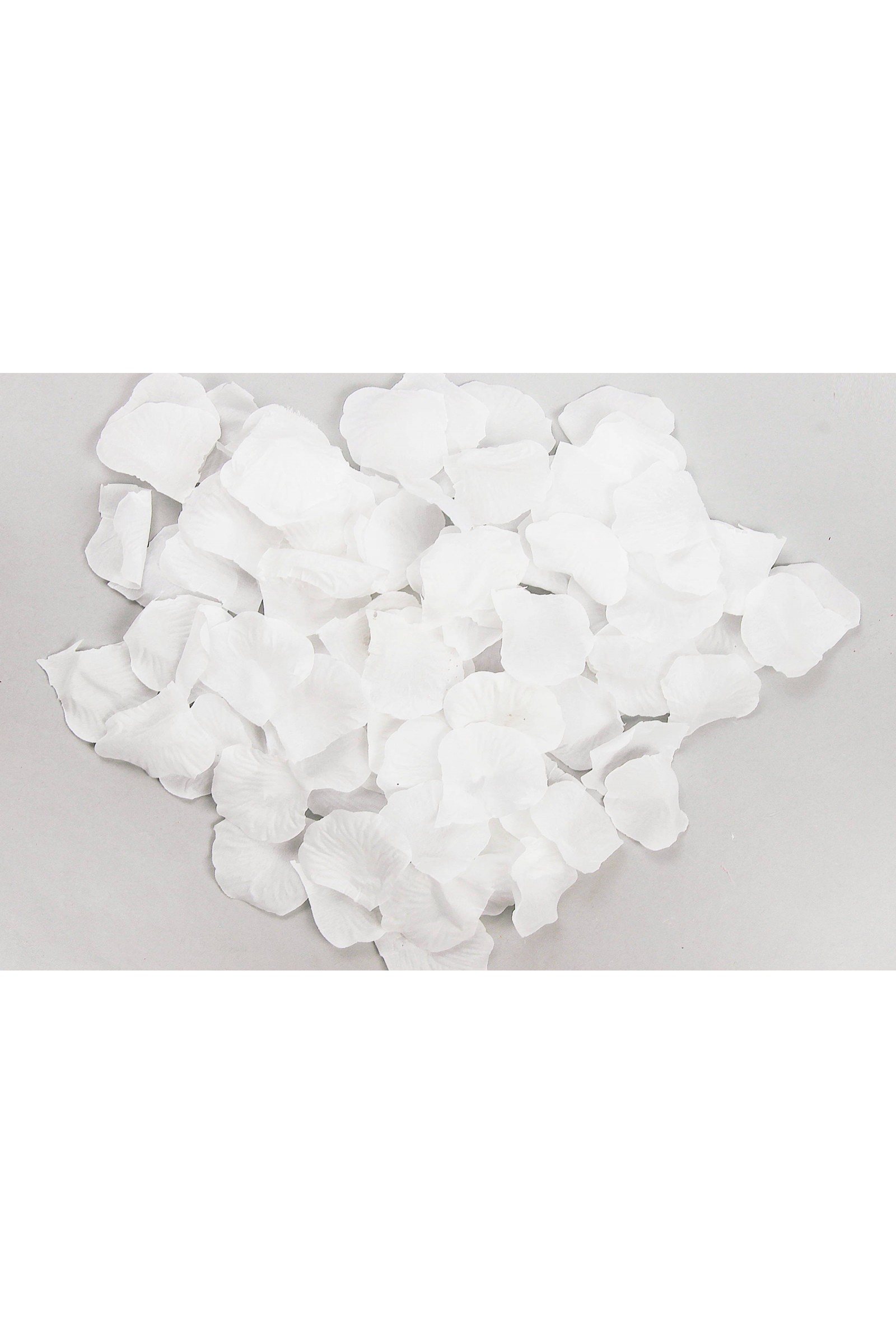 Communion table decorations - white rose petals - obraz 1