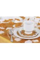 Communion table decorations - set of gold and white rose petals - obraz 1