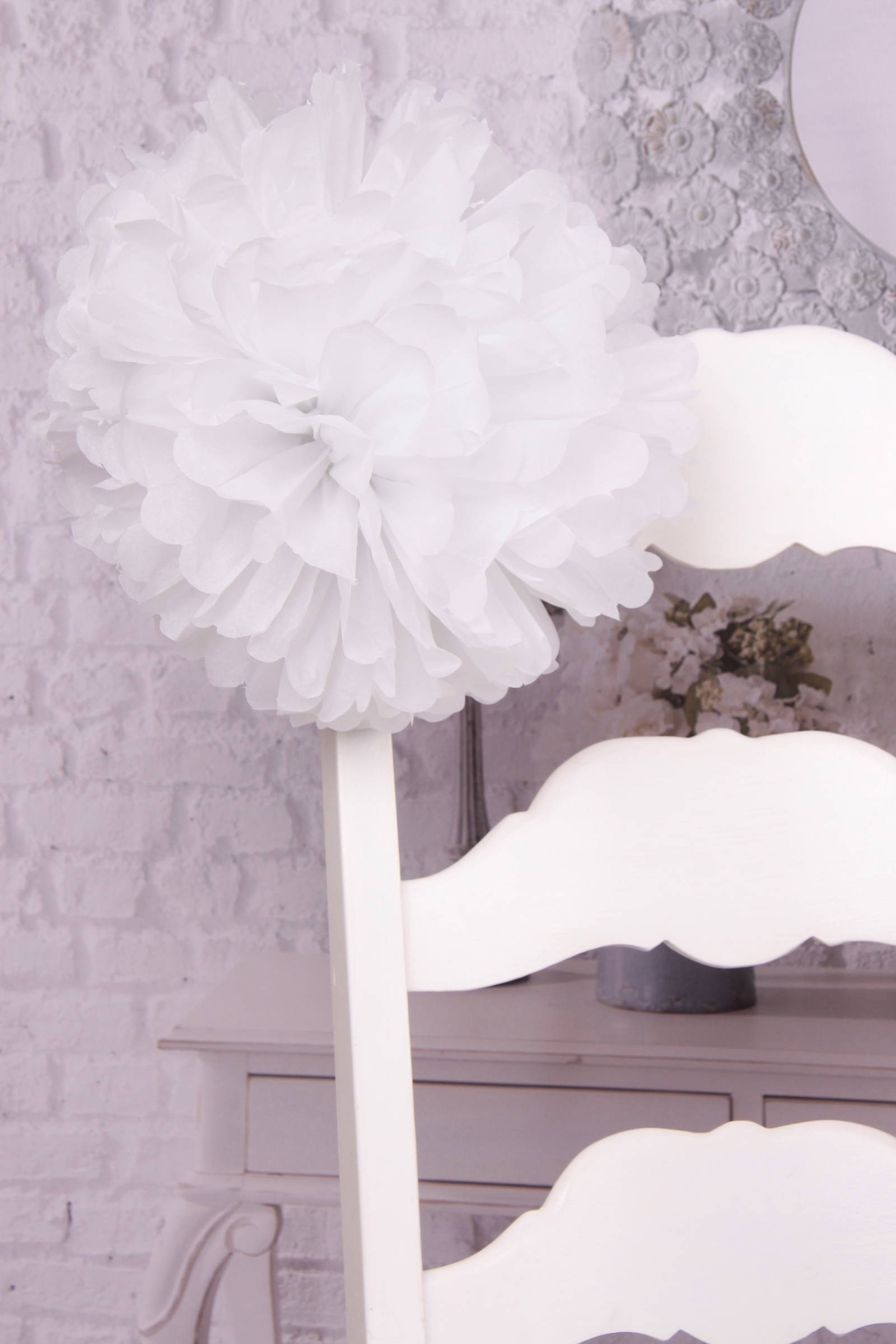 Communion chair ornament made of paper - white - obraz 0