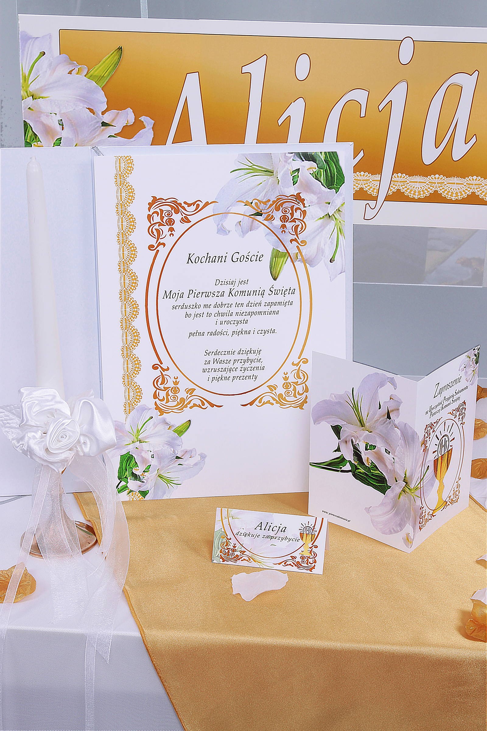 Personalized communion memorial book - Gold - obraz 1